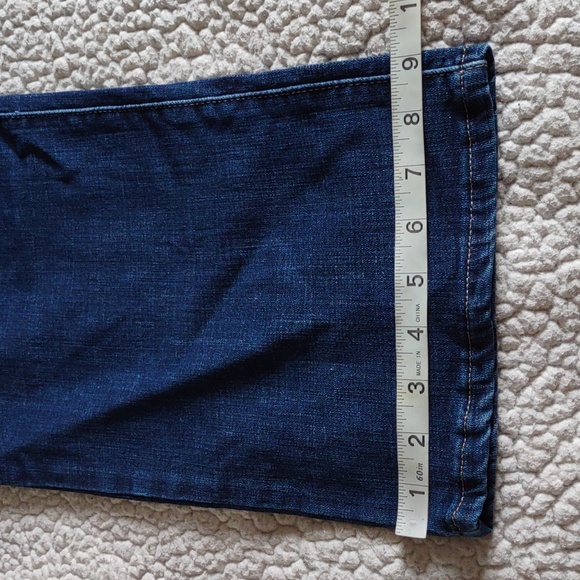 NWT Levi's 24W Classic Straight Jeans - Picture 5 of 16